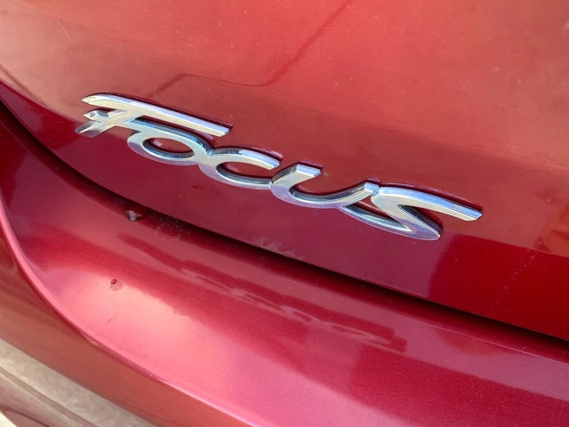 Used 2016 Ford Focus SE w/ SE Sport Package image 16