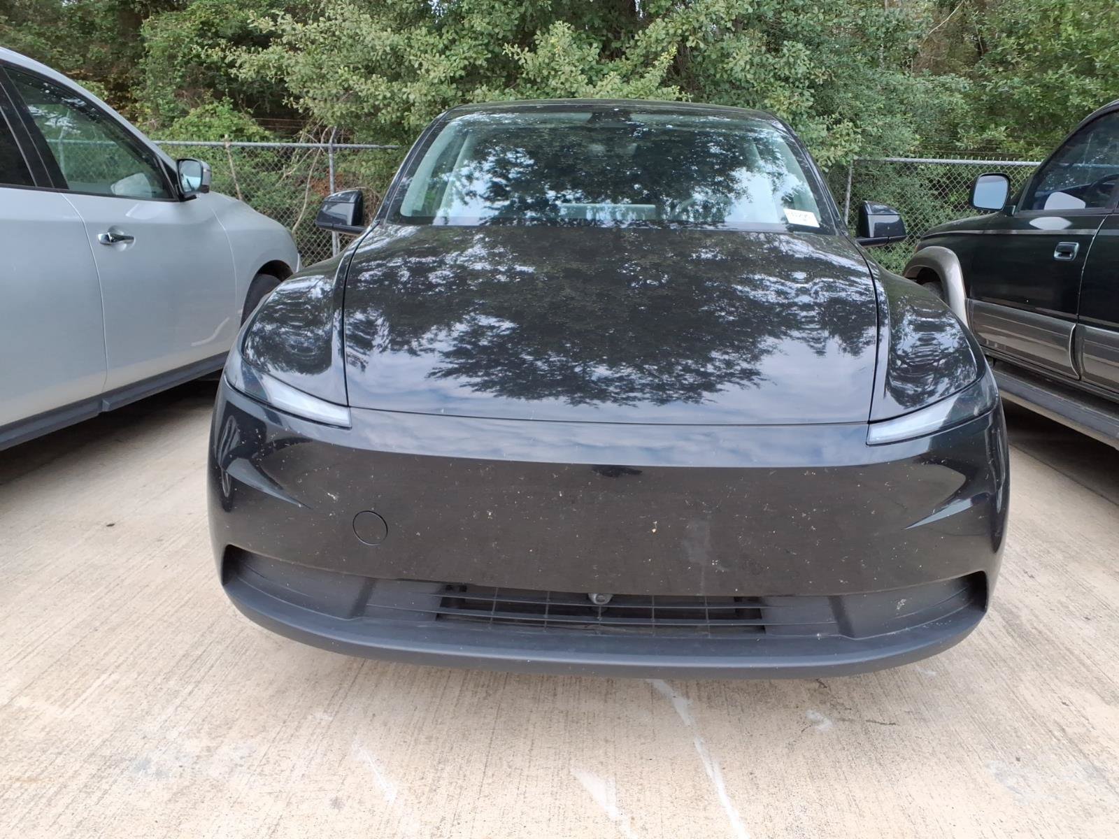 Used 2026 Tesla Model Y 2WD image 3