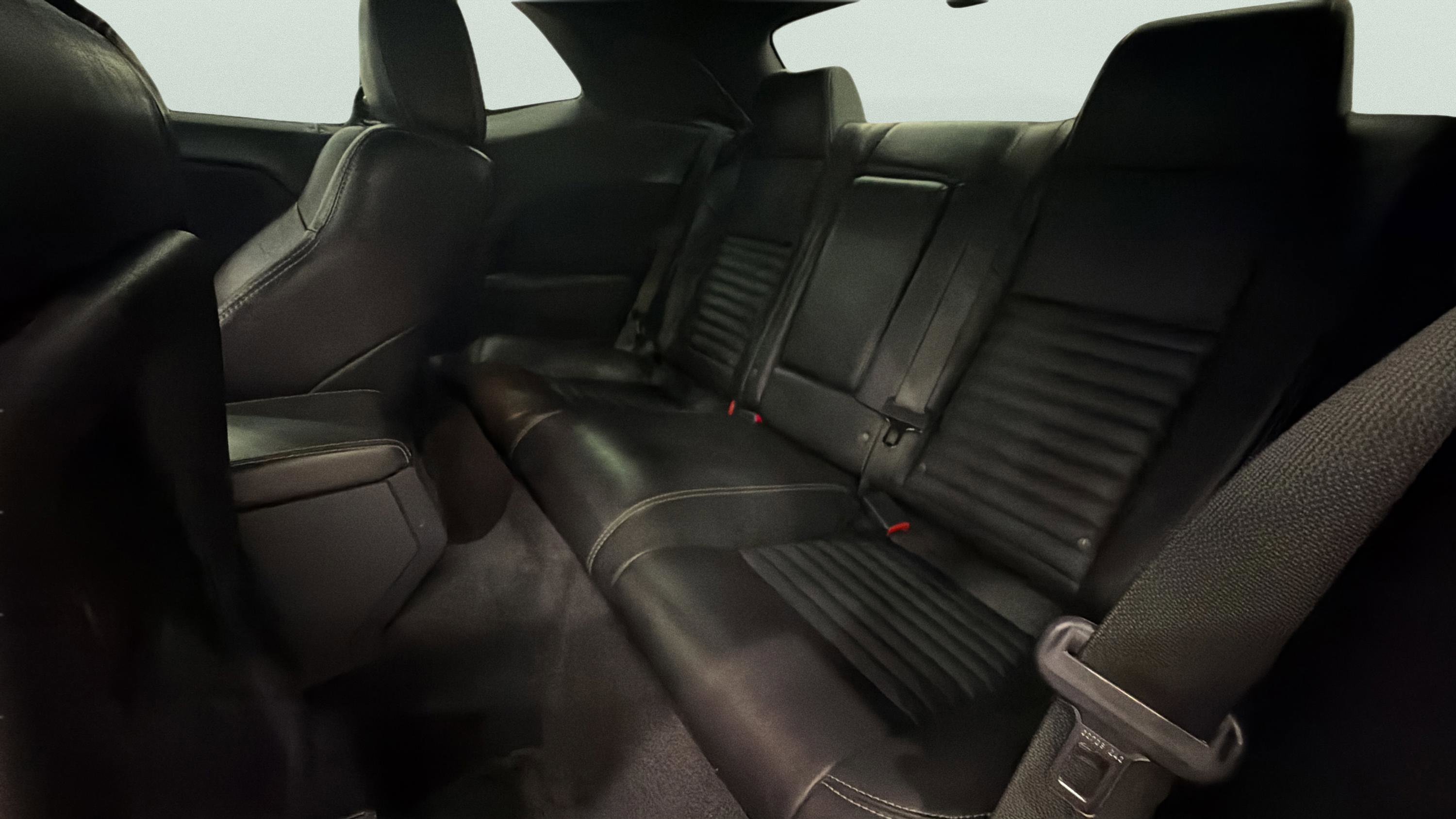 Used 2010 Dodge Challenger R/T RWD image 12