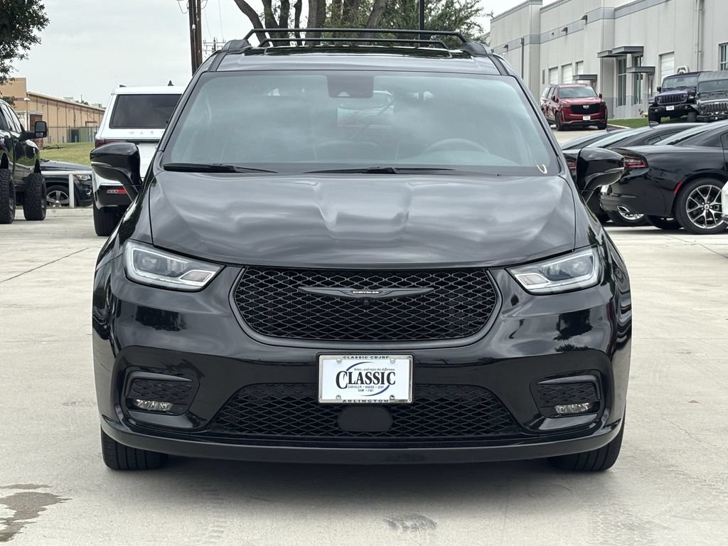 Used 2025 Chrysler Pacifica Limited FWD image 7