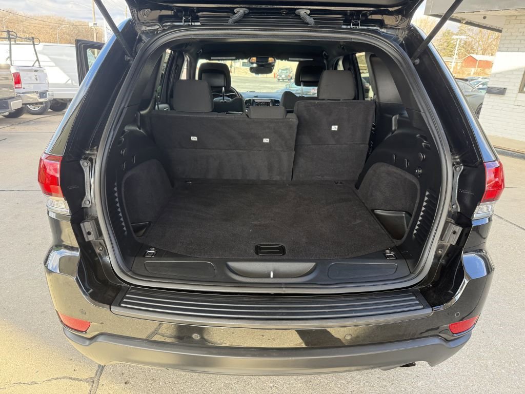 Used 2020 Jeep Grand Cherokee Laredo image 10