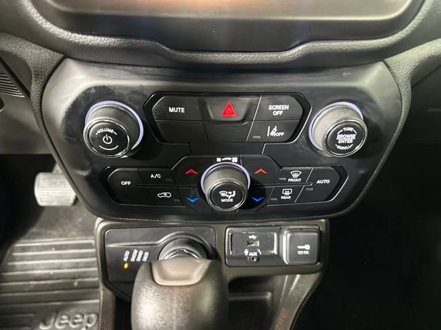 Used 2022 Jeep Renegade Latitude image 22
