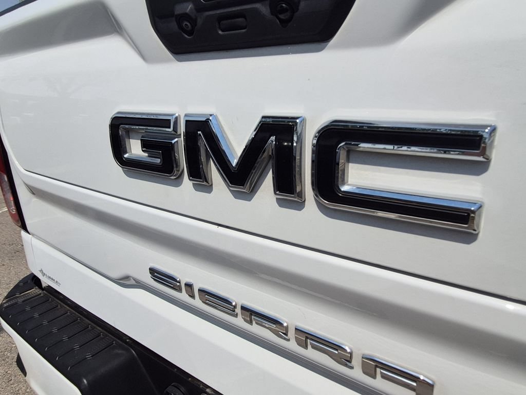 Certified 2022 GMC Sierra 1500 Elevation w/ LPO, Elevation Black Package AWD/4WD image 15