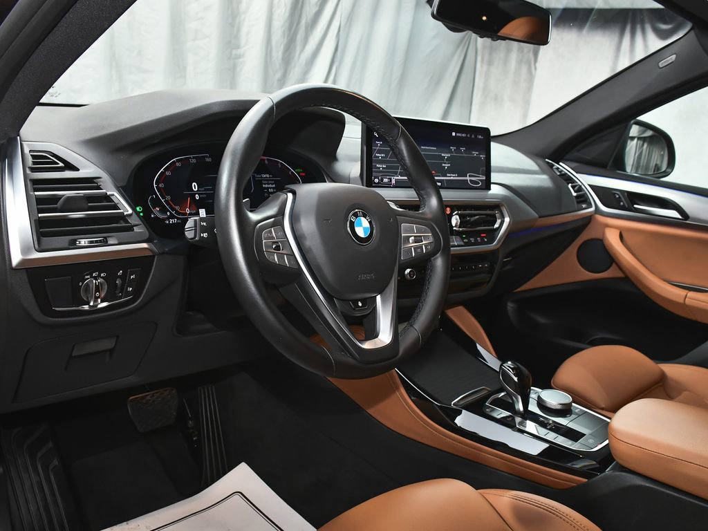 Used 2025 BMW X4 xDrive30i AWD/4WD image 17