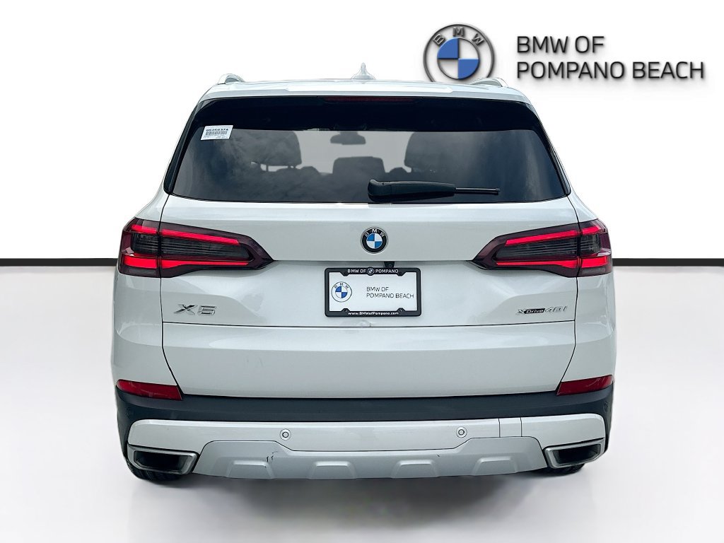 Used 2023 BMW X5 xDrive40i w/ Parking Assistance Package AWD/4WD image 6