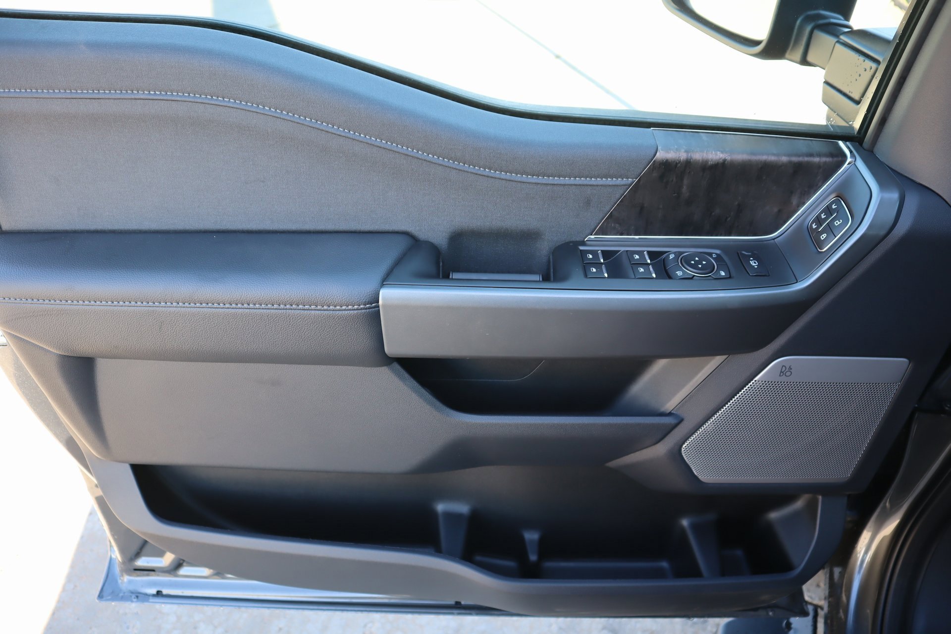 New 2026 Ford F350 Lariat w/ Black Appearance Package image 18
