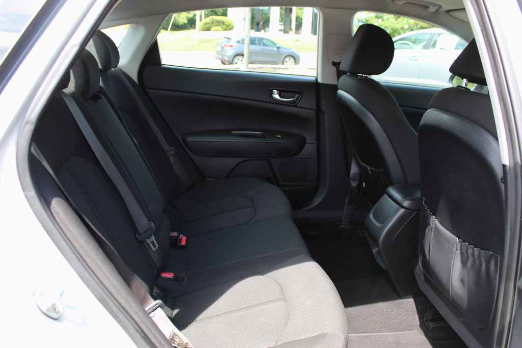 Used 2016 Kia Optima LX image 25