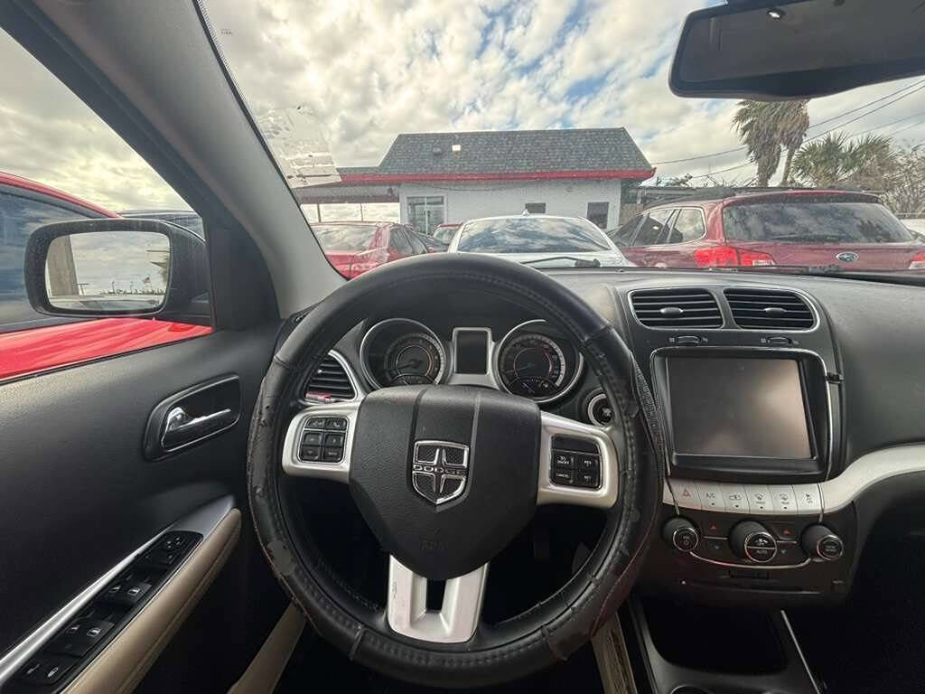Used 2015 Dodge Journey SXT w/ Flexible Seating Group image 4