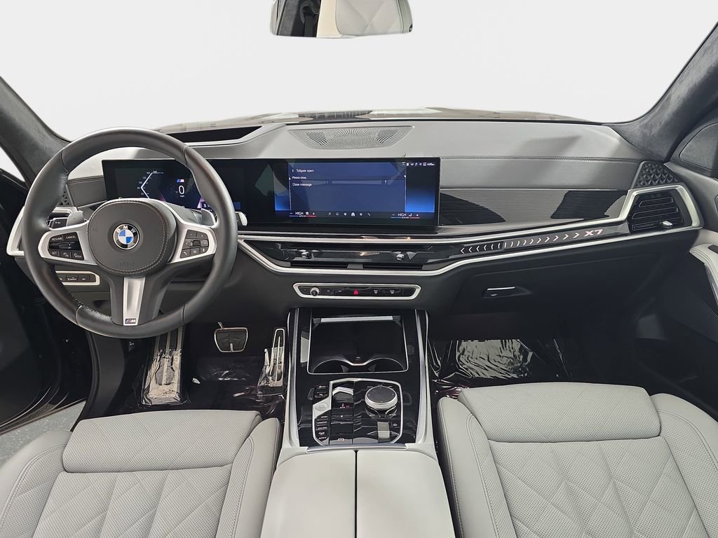 Certified 2024 BMW X7 xDrive40i w/ M Sport Package image 11