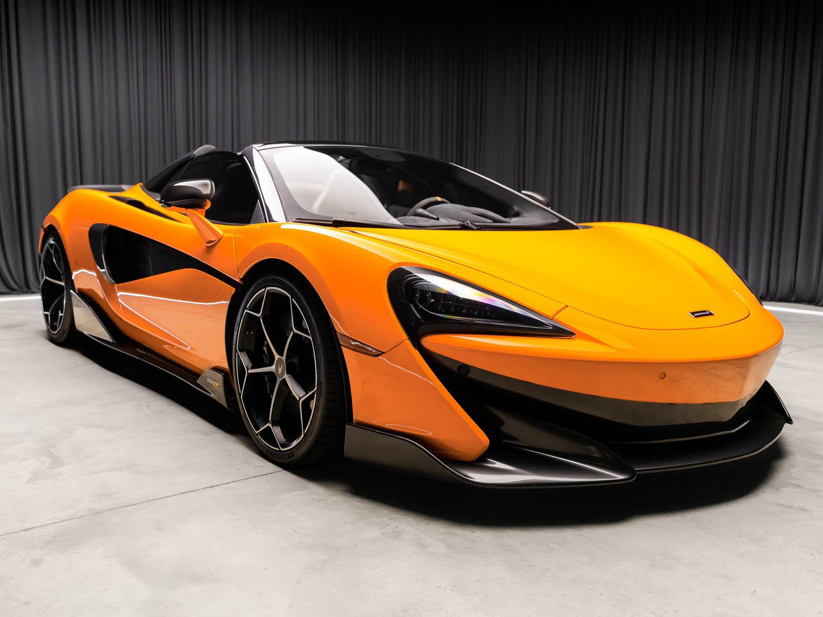 Used 2020 McLaren 600LT Spider RWD image 18