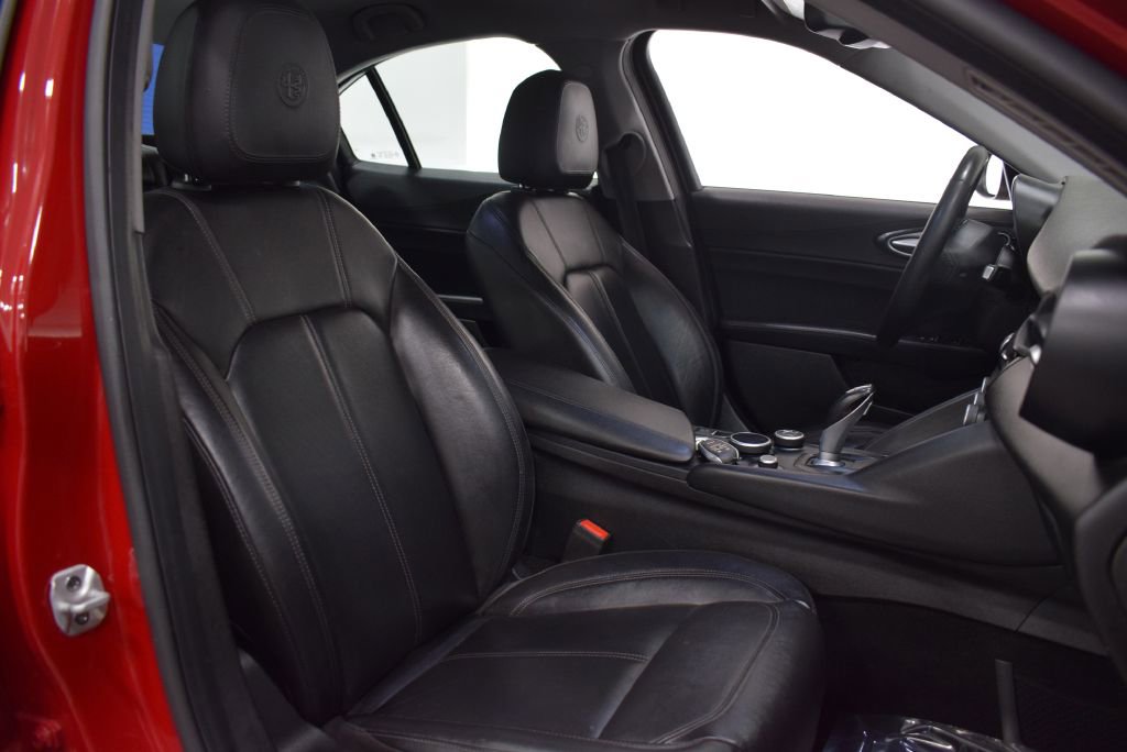 Used 2019 Alfa Romeo Giulia AWD w/ Cold Weather Package image 20