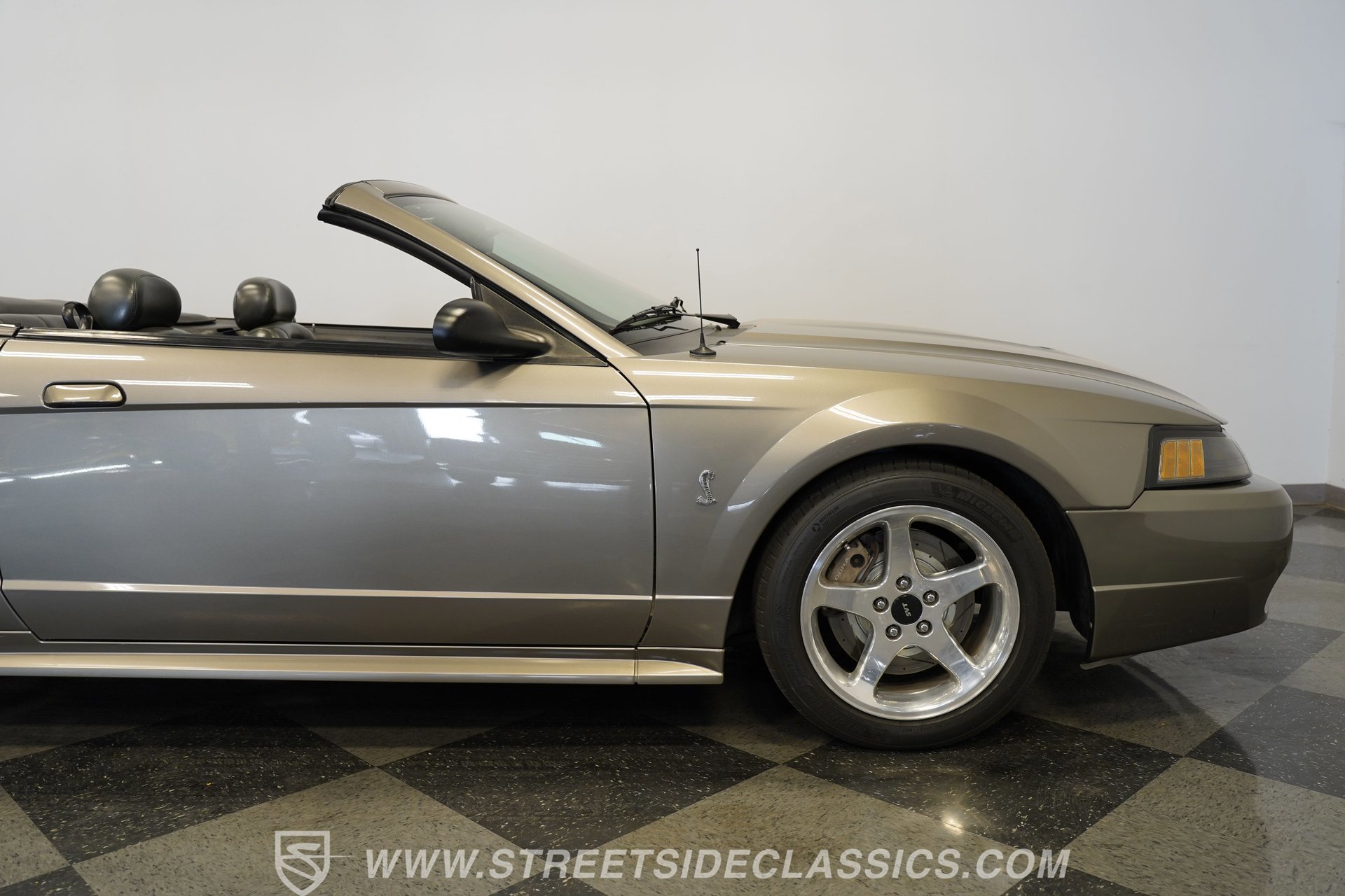 Used 2001 Ford Mustang Cobra RWD image 34