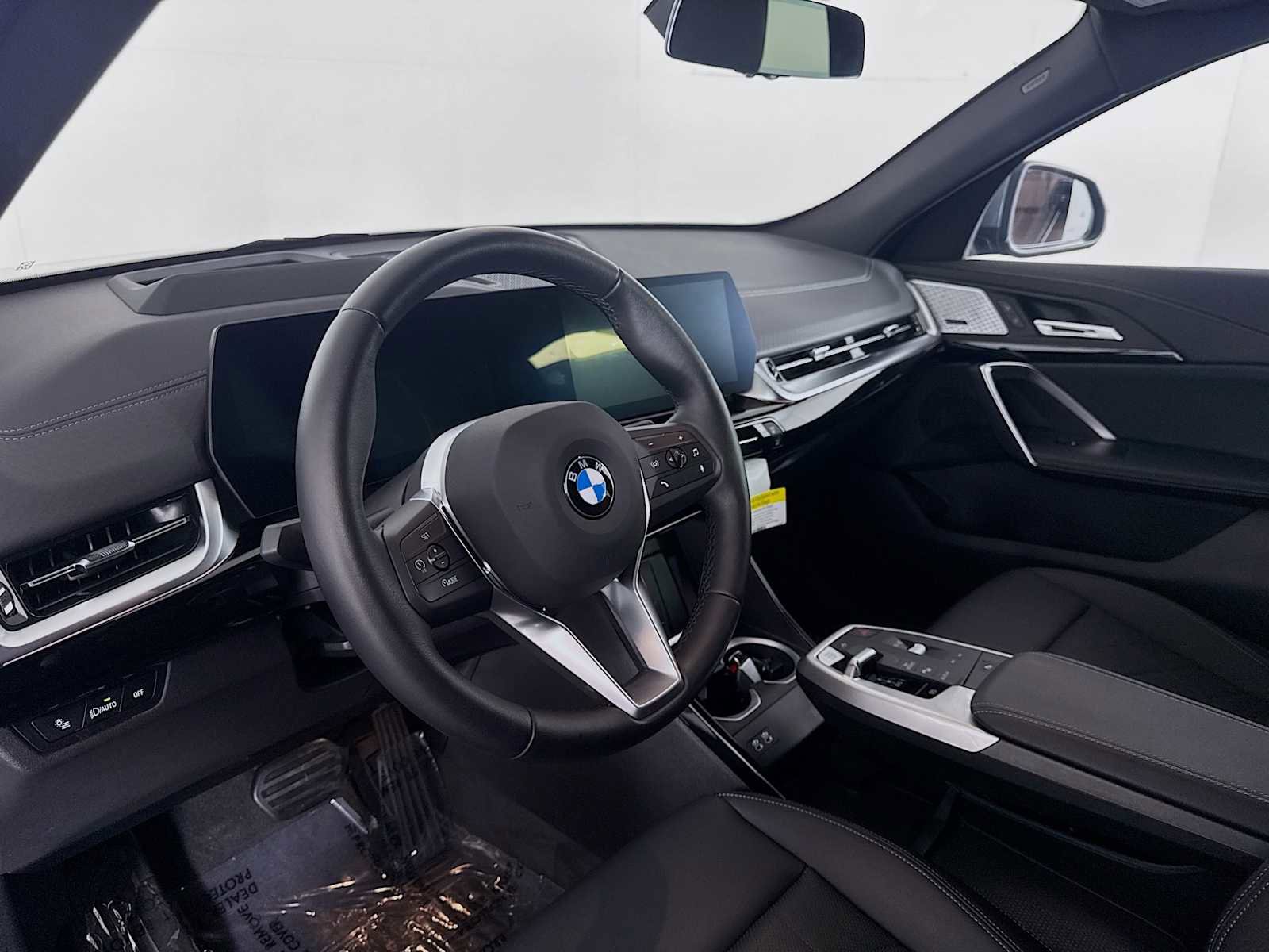 Used 2025 BMW X2 xDrive28i w/ Premium Package image 13