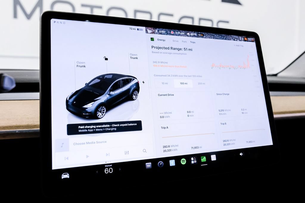 Used 2022 Tesla Model Y Long Range AWD/4WD image 28