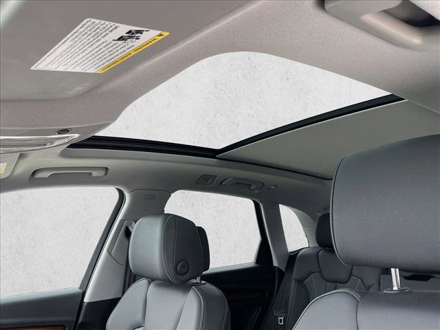 Used 2024 Audi Q5 e Premium Plus image 11