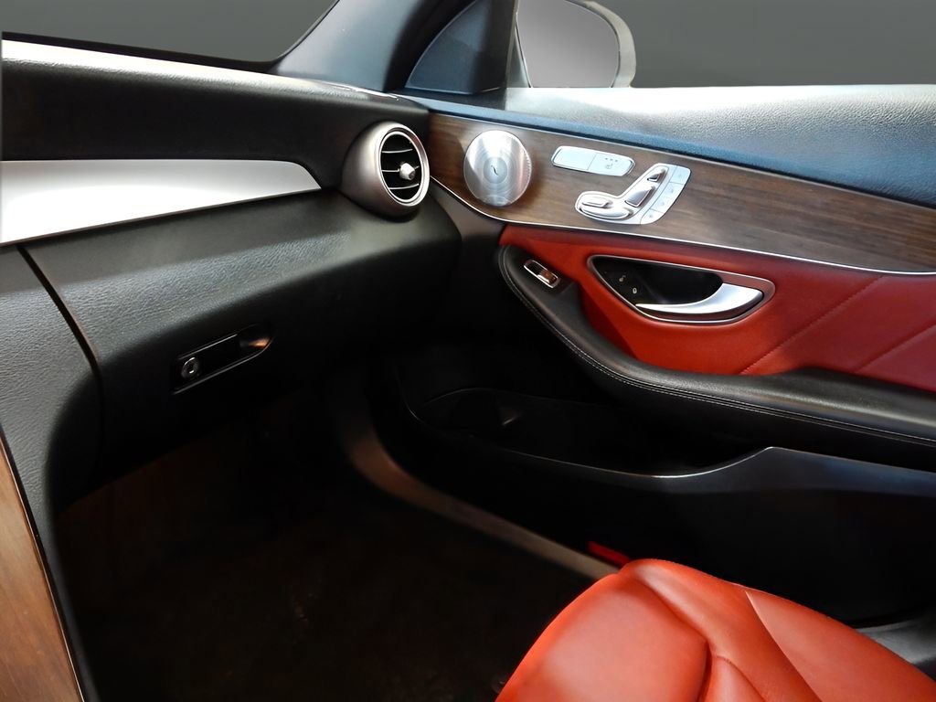 Used 2019 Mercedes-Benz C 300 4MATIC Sedan image 25