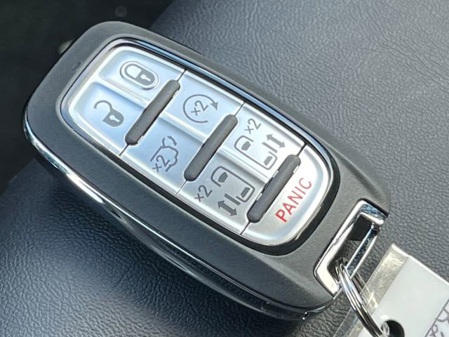 New 2026 Chrysler Pacifica Select image 33