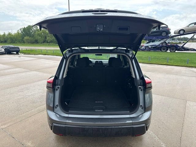 Used 2024 Nissan Rogue S AWD/4WD image 8