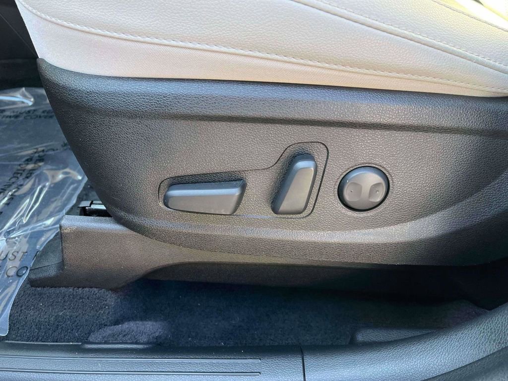 Used 2022 Kia Telluride EX w/ Towing Package image 18