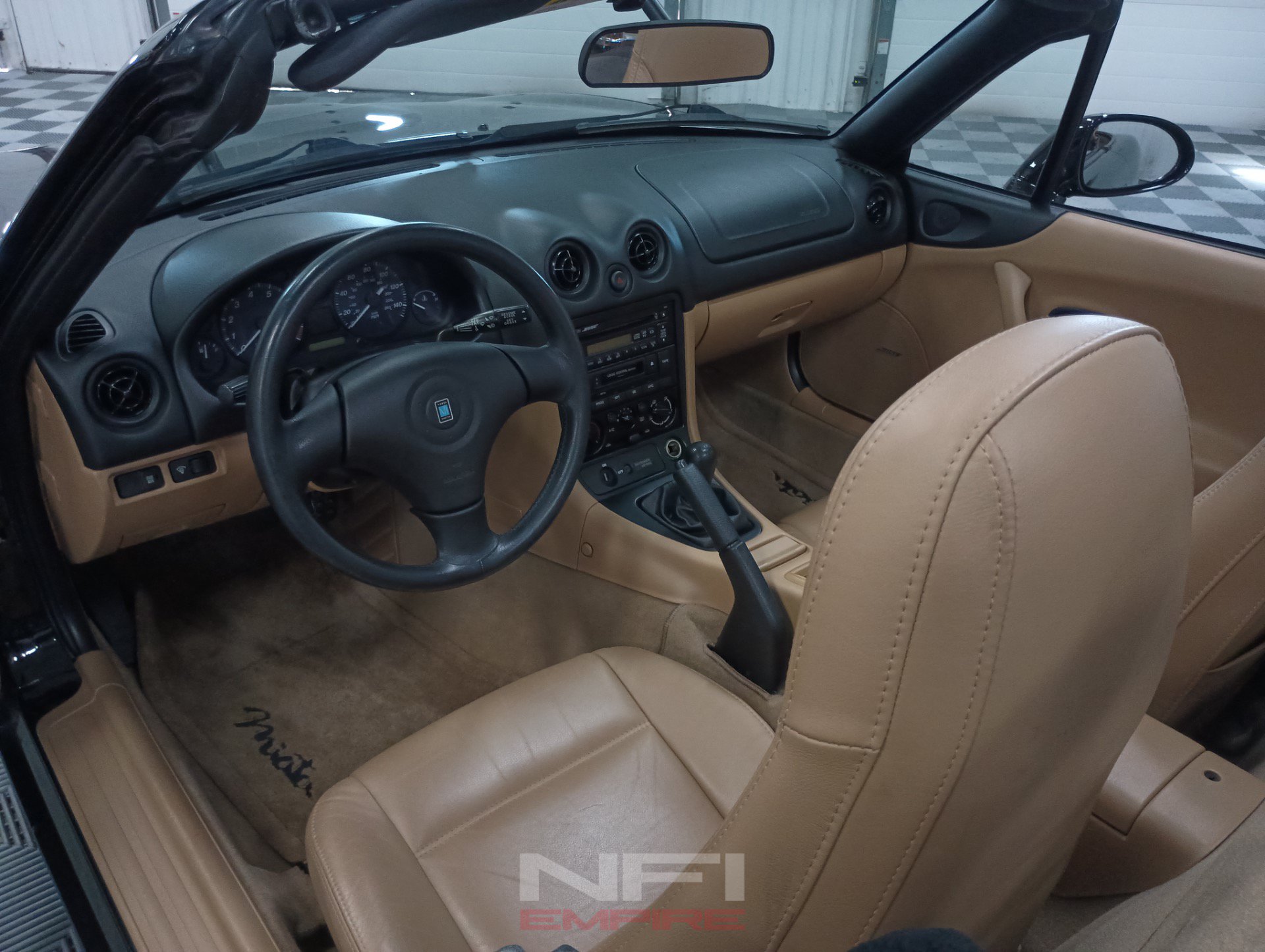 Used 1999 MAZDA MX-5 Miata RWD image 32