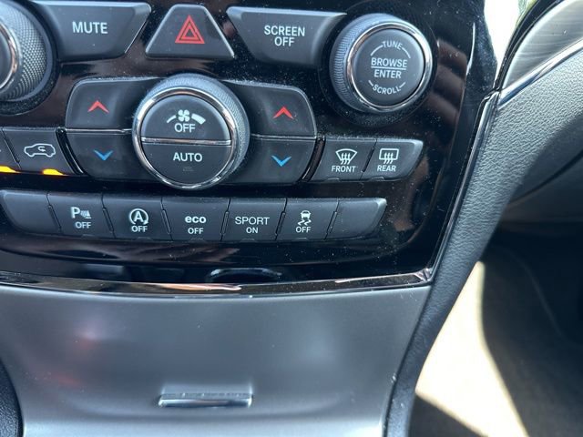 Used 2020 Jeep Grand Cherokee Limited w/ Premium Lighting Group AWD/4WD image 35