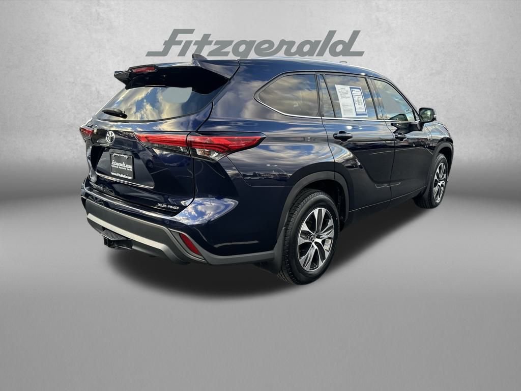 Used 2021 Toyota Highlander XLE image 7