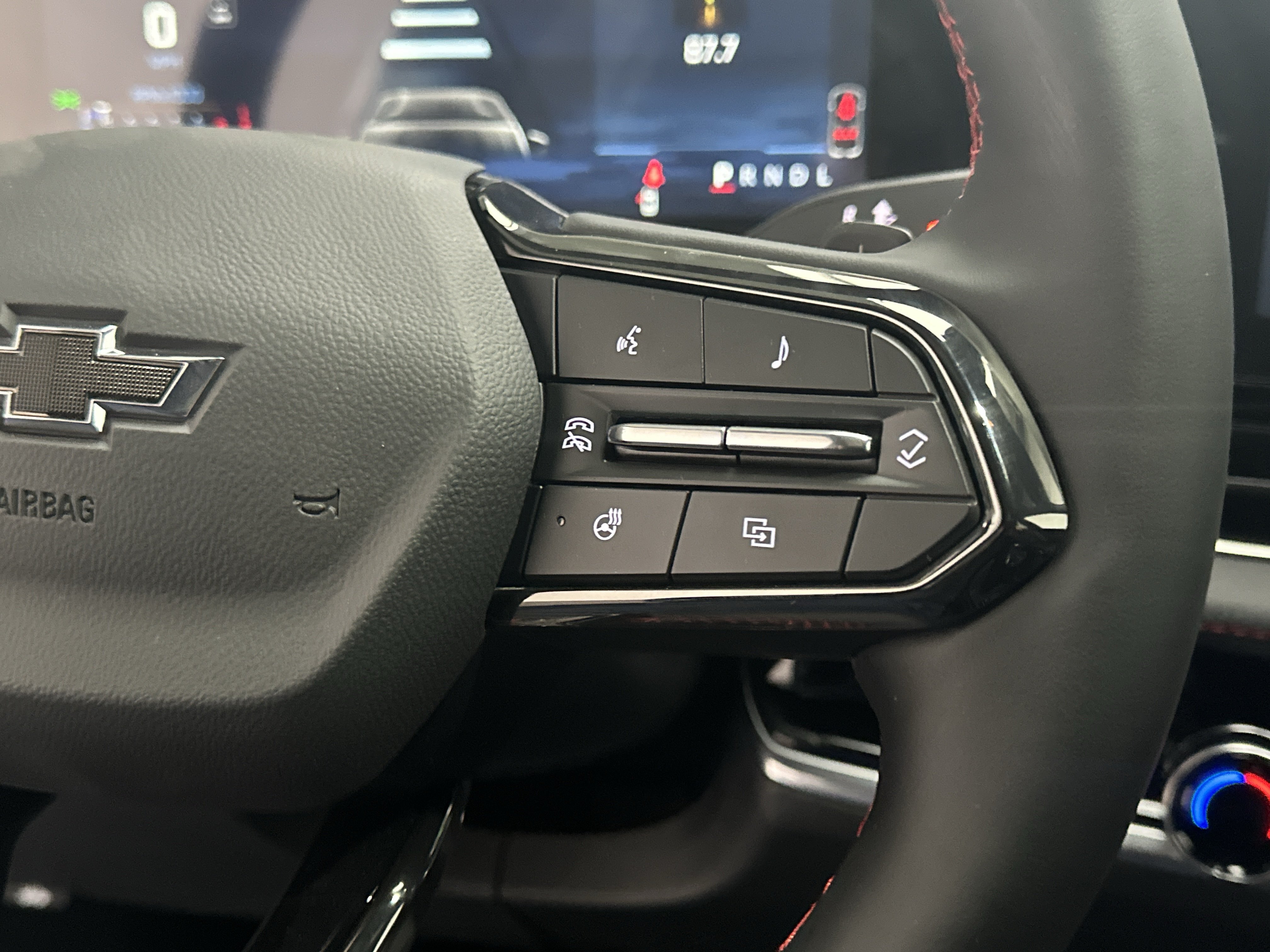 New 2026 Chevrolet Equinox RS w/ Convenience Package III FWD image 28