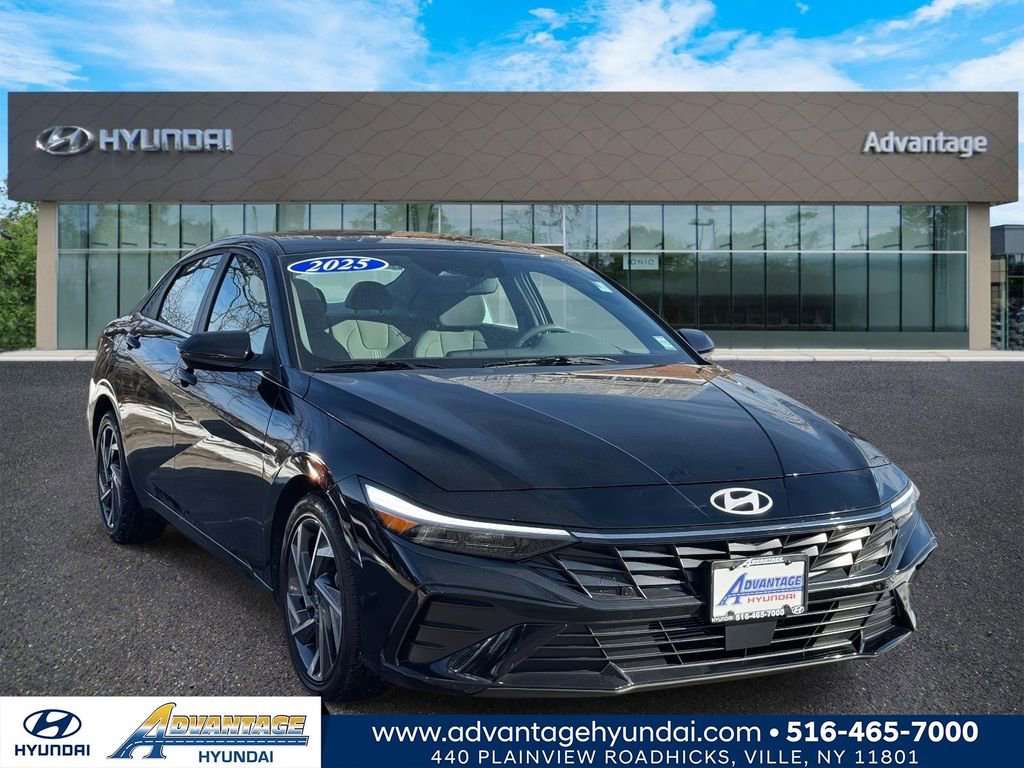 Certified 2025 Hyundai Elantra SEL image 1
