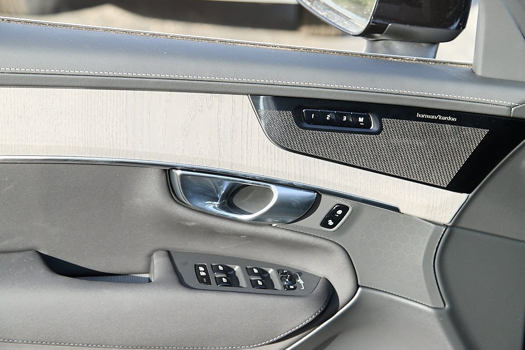 New 2026 Volvo XC90 B6 Ultra image 11