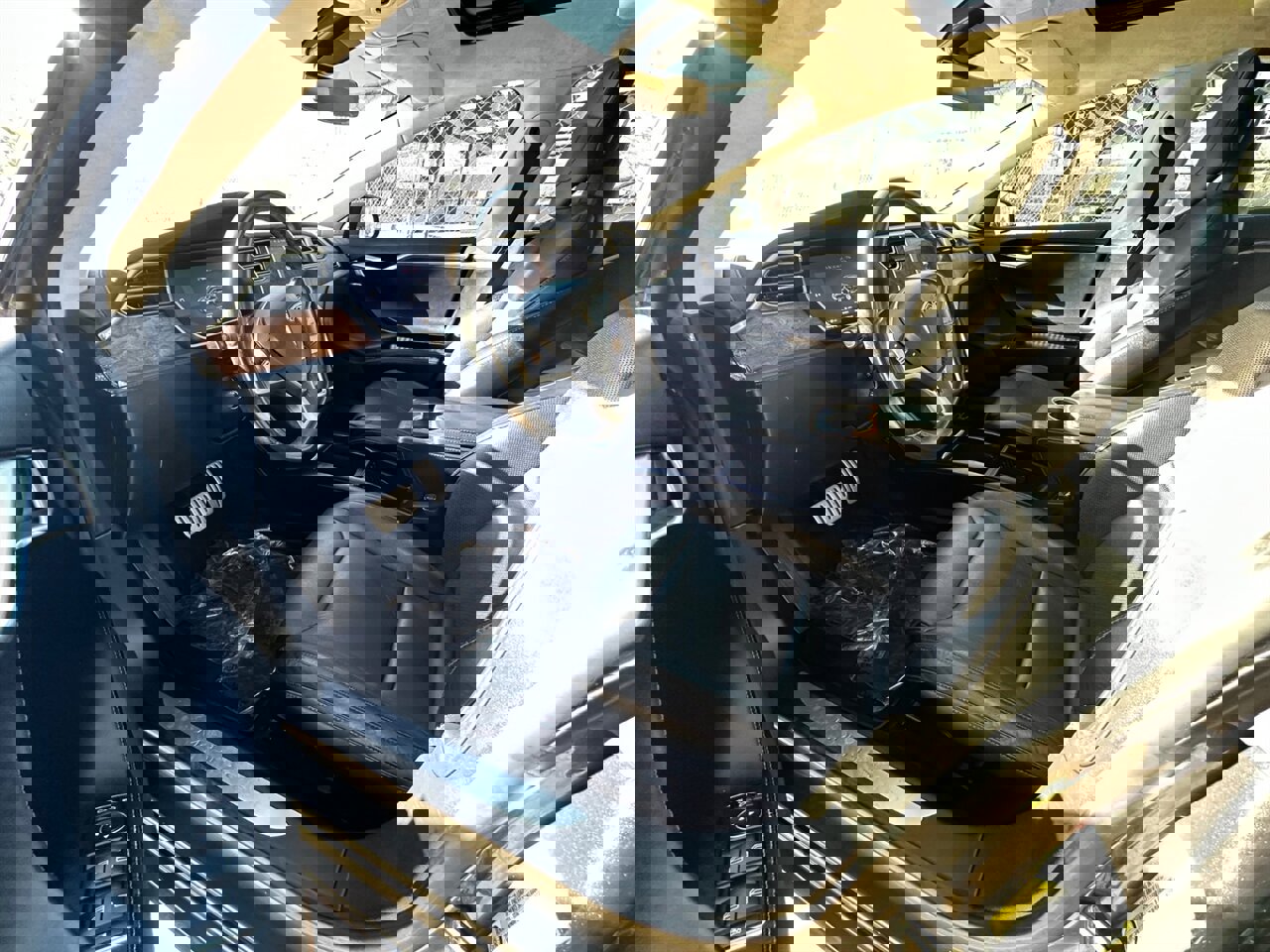 Used 2016 Tesla Model S P90D image 9