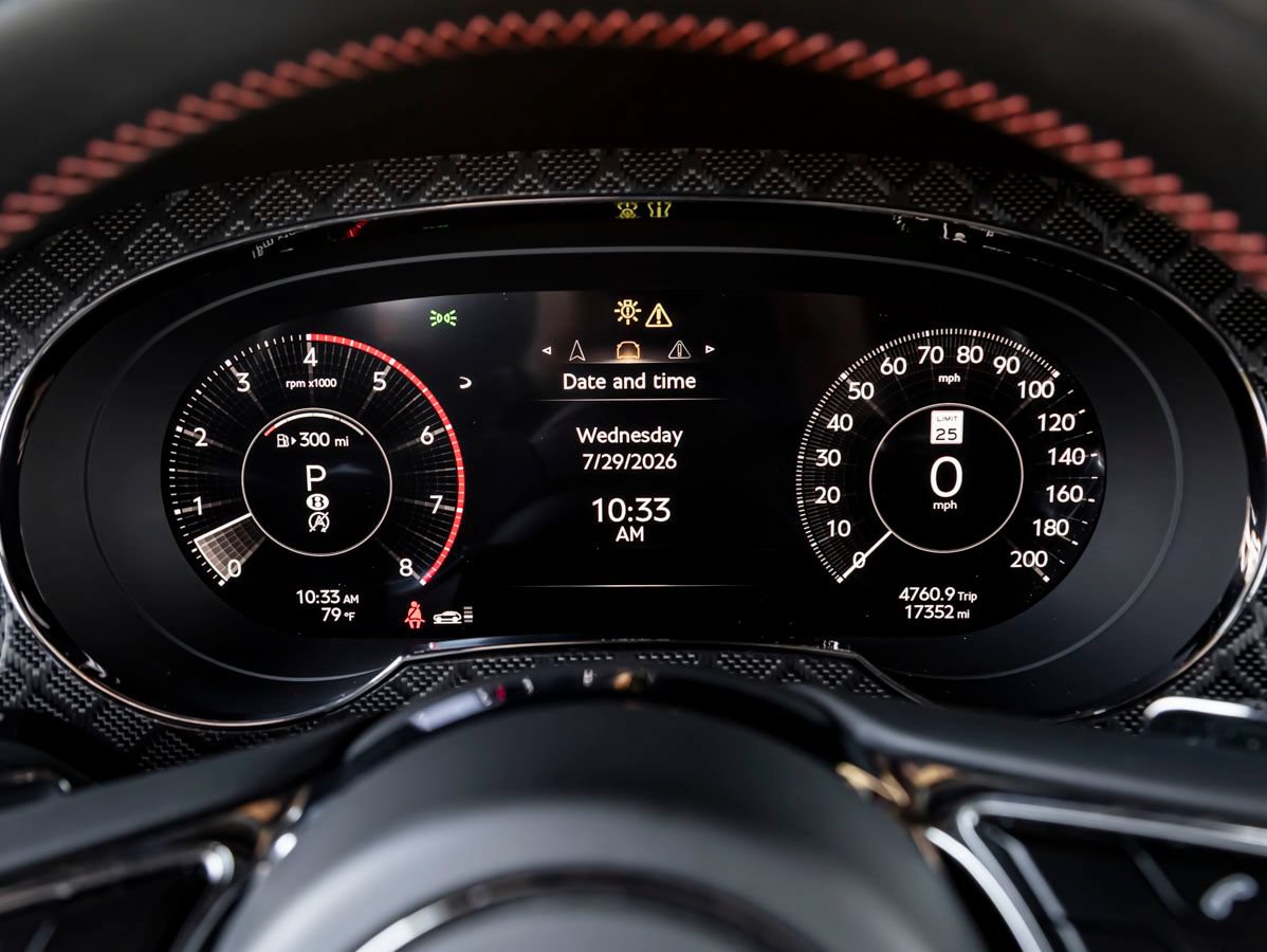 Certified 2025 Bentley Bentayga AWD/4WD image 14