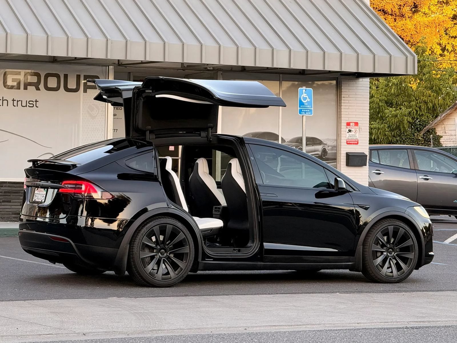 Used 2018 Tesla Model X 75D AWD/4WD image 8