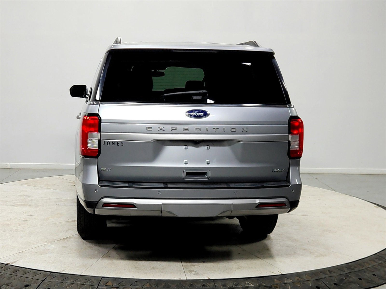Used 2024 Ford Expedition Max XLT image 6