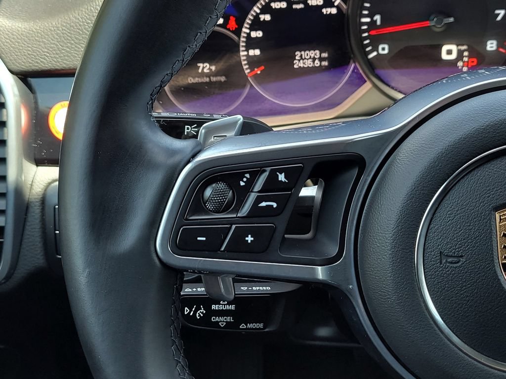 Used 2022 Porsche Cayenne w/ Premium Package AWD/4WD image 23