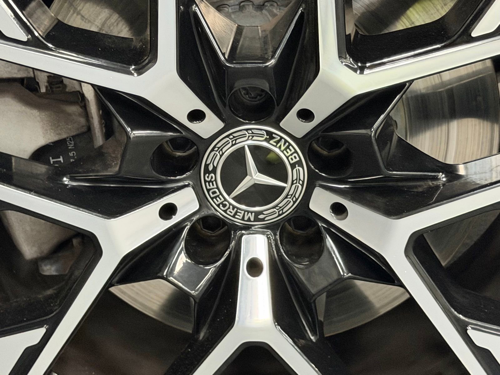 Used 2025 Mercedes-Benz GLC 350e 4MATIC image 18