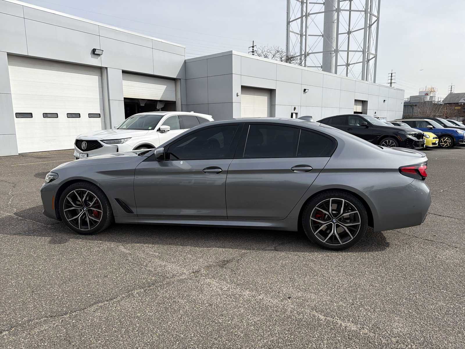 Certified 2023 BMW 530i xDrive w/ M Sport Package image 4