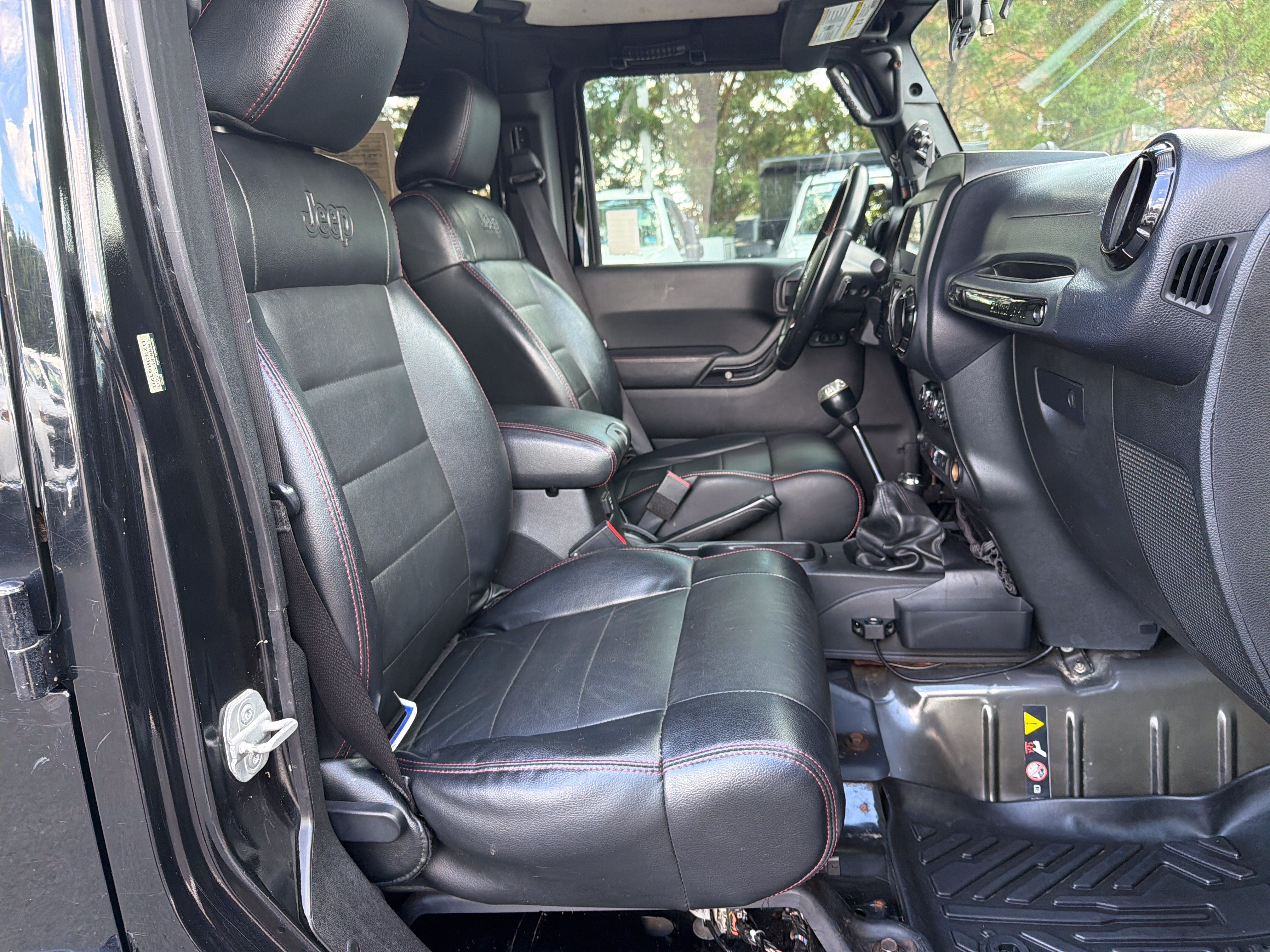 Used 2012 Jeep Wrangler Unlimited Sahara AWD/4WD image 35
