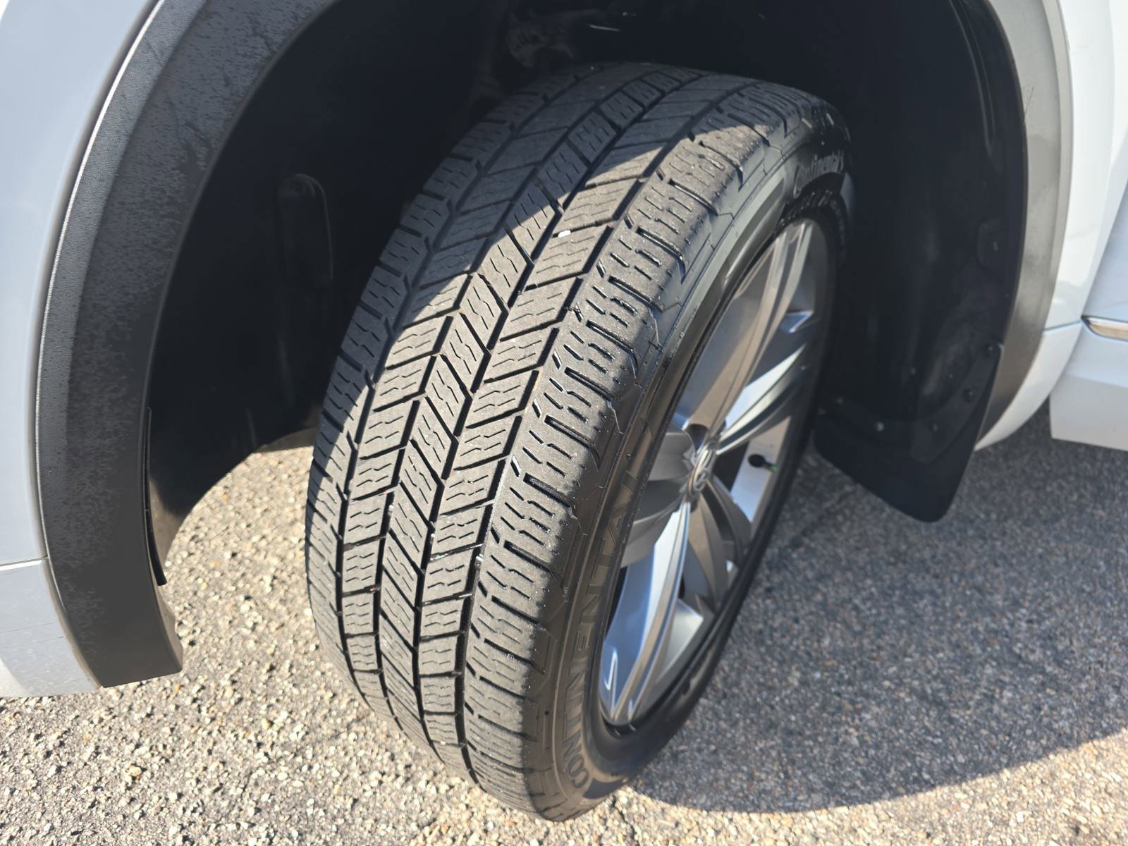 Used 2018 Volkswagen Atlas SEL w/ R-Line Package image 33