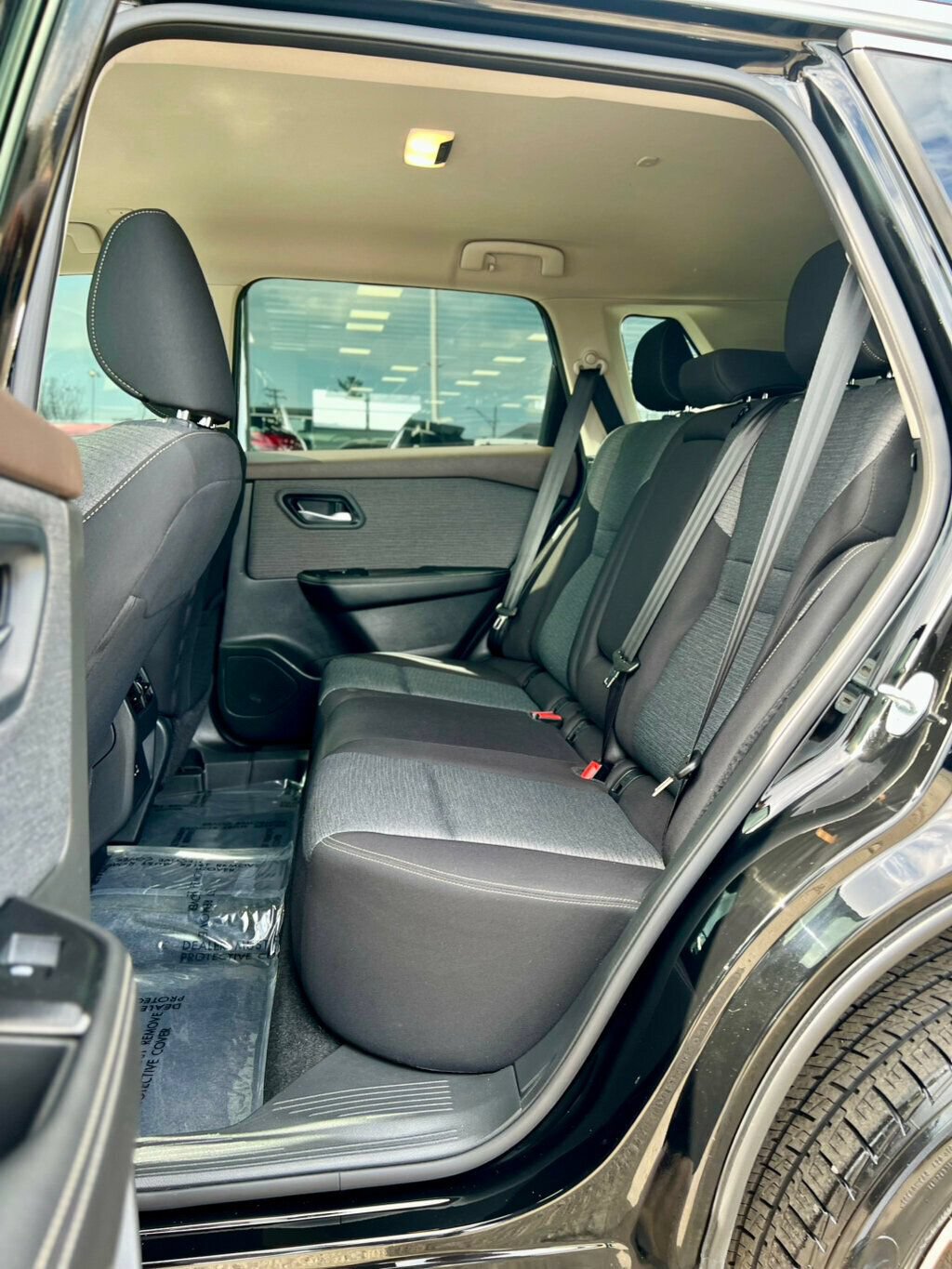 Used 2023 Nissan Rogue SV AWD/4WD image 17