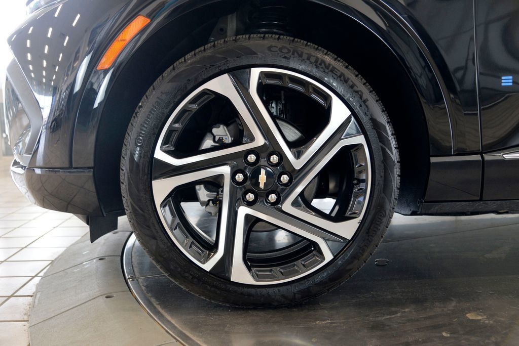 Certified 2025 Chevrolet Equinox EV LT w/ Convenience Package II image 10