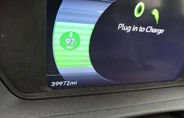 Used 2023 Chevrolet Bolt EUV Premier w/ Sun & Sound Package image 8