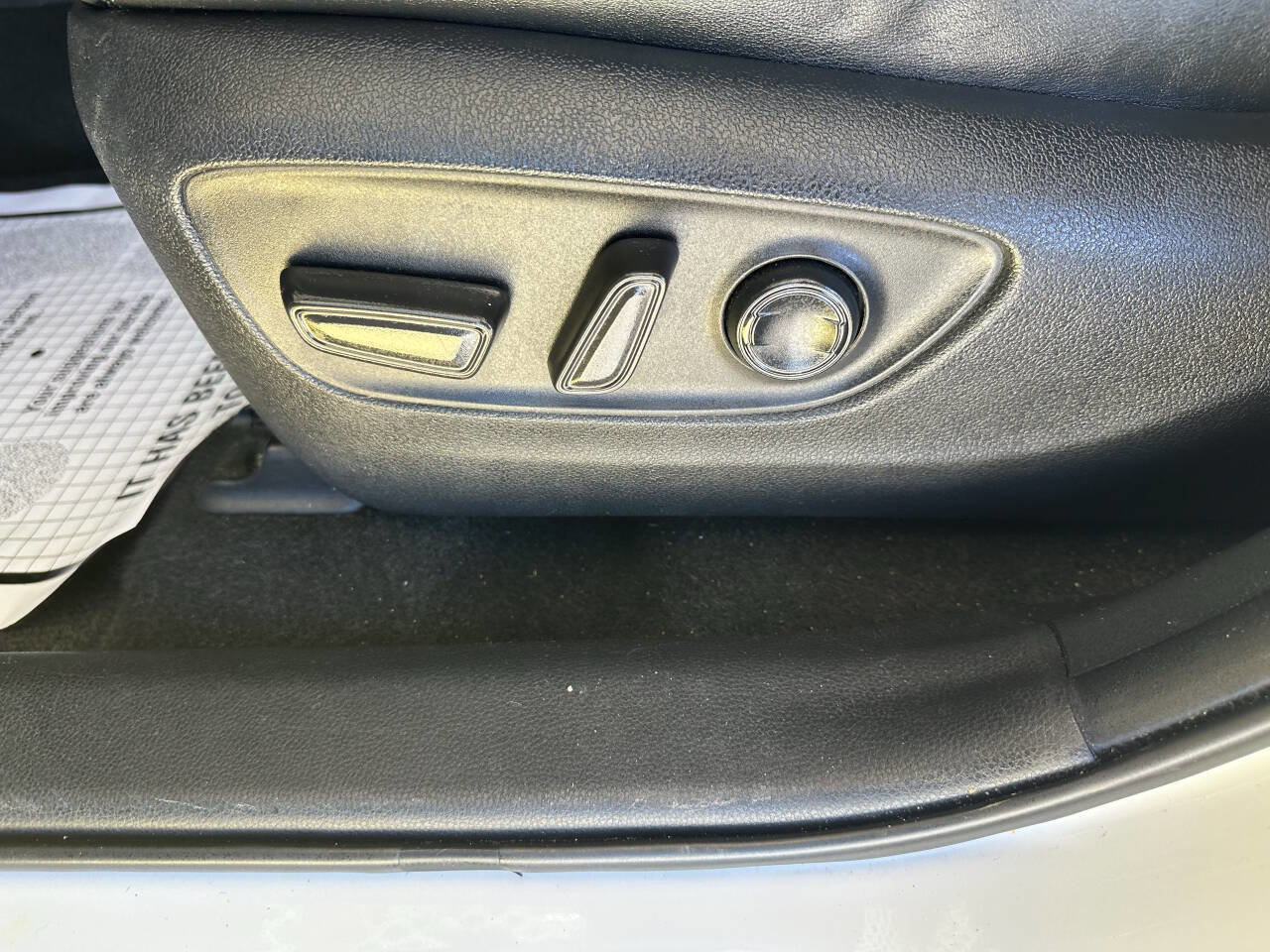 Used 2021 Toyota RAV4 XLE Premium image 25