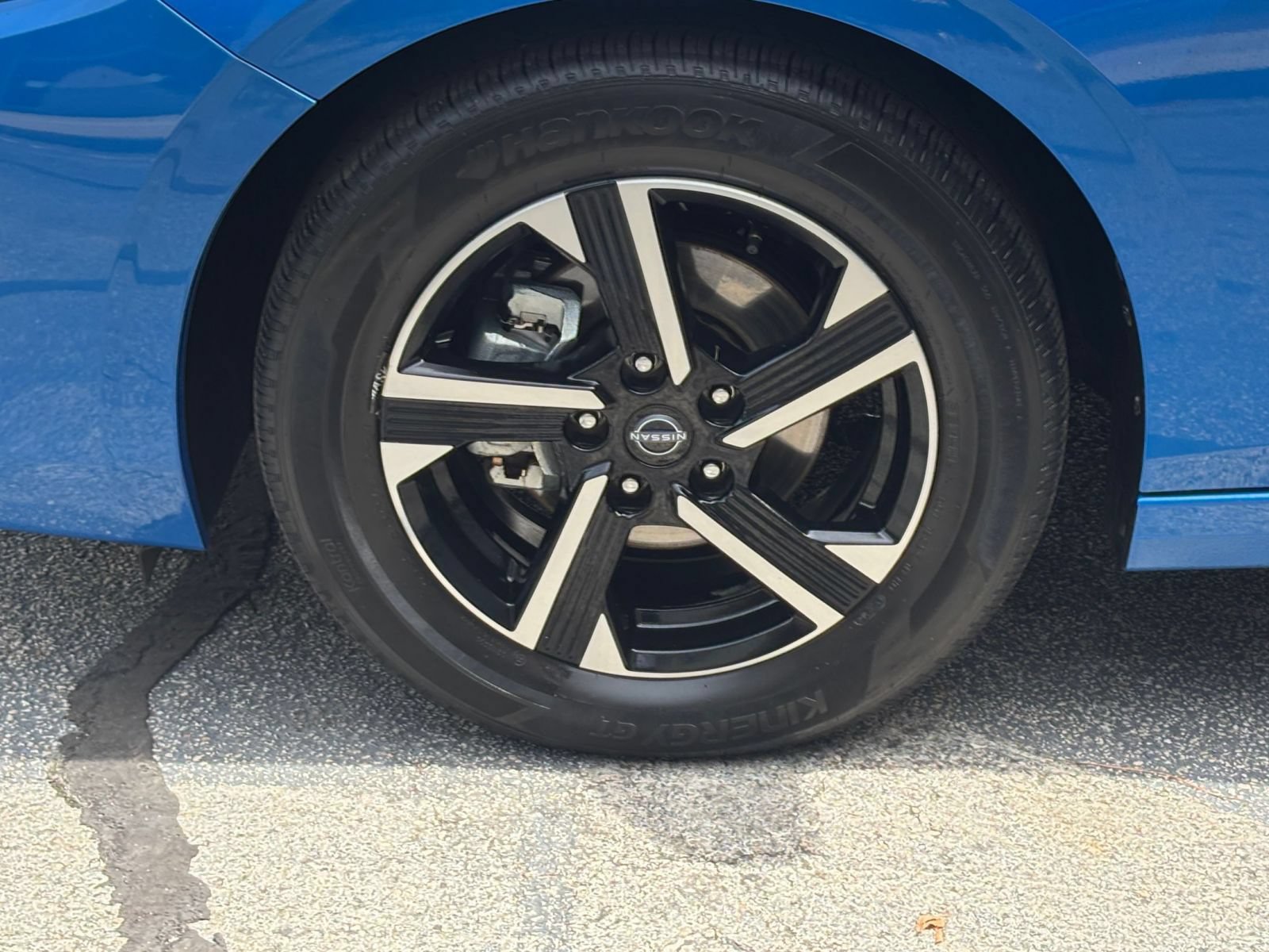 Used 2025 Nissan Sentra SV FWD image 28
