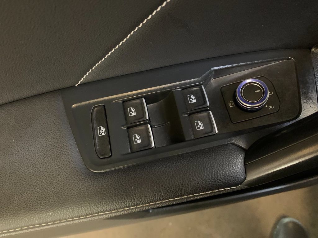 Used 2022 Volkswagen Tiguan SE AWD/4WD image 13