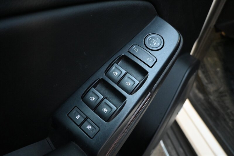 Used 2018 GMC Yukon SLE RWD image 19