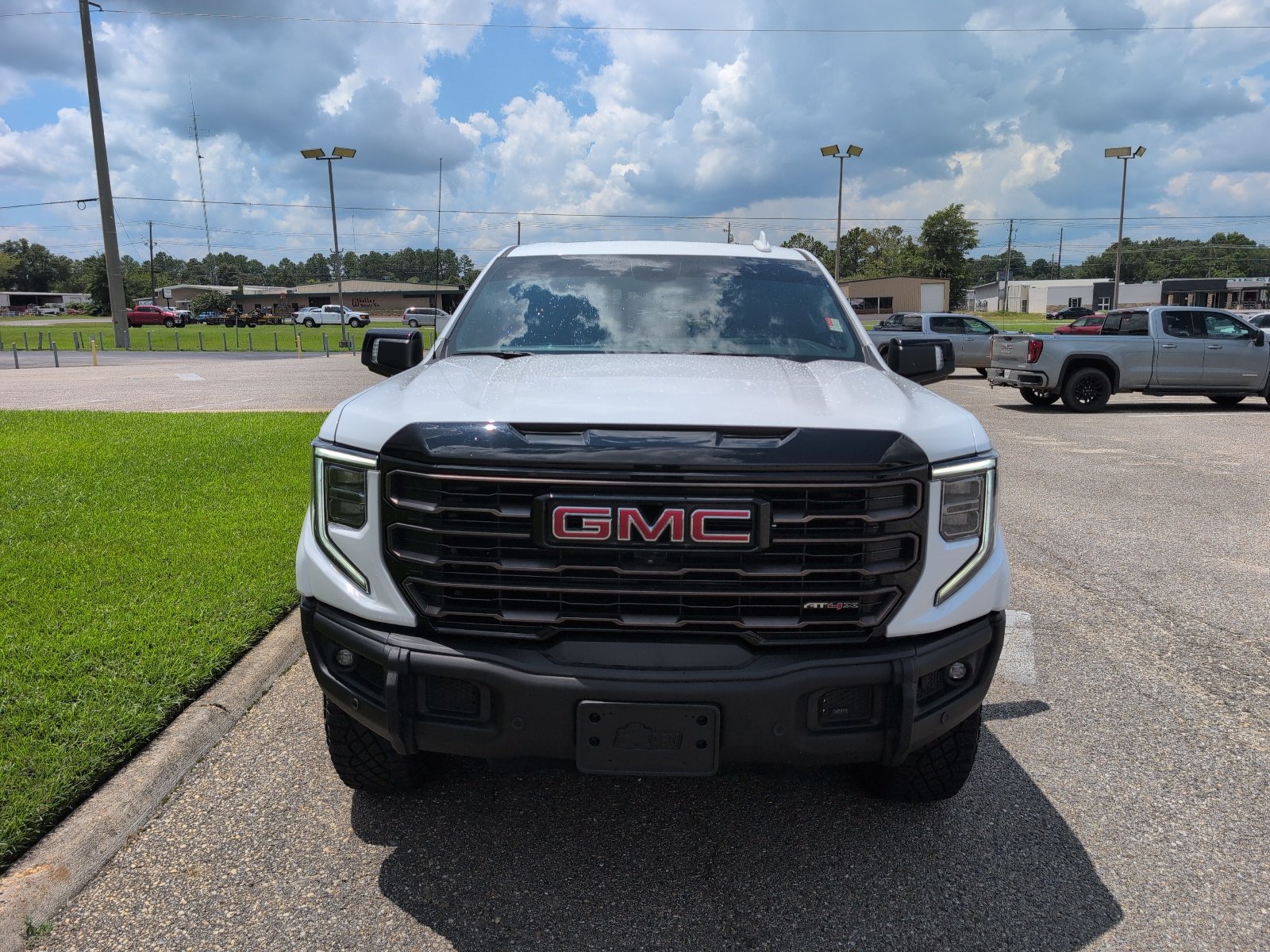 Used 2025 GMC Sierra 1500 AT4X AWD/4WD image 1