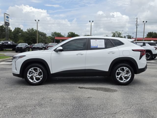 Used 2025 Chevrolet Trax LS w/ LS Convenience Package FWD image 3