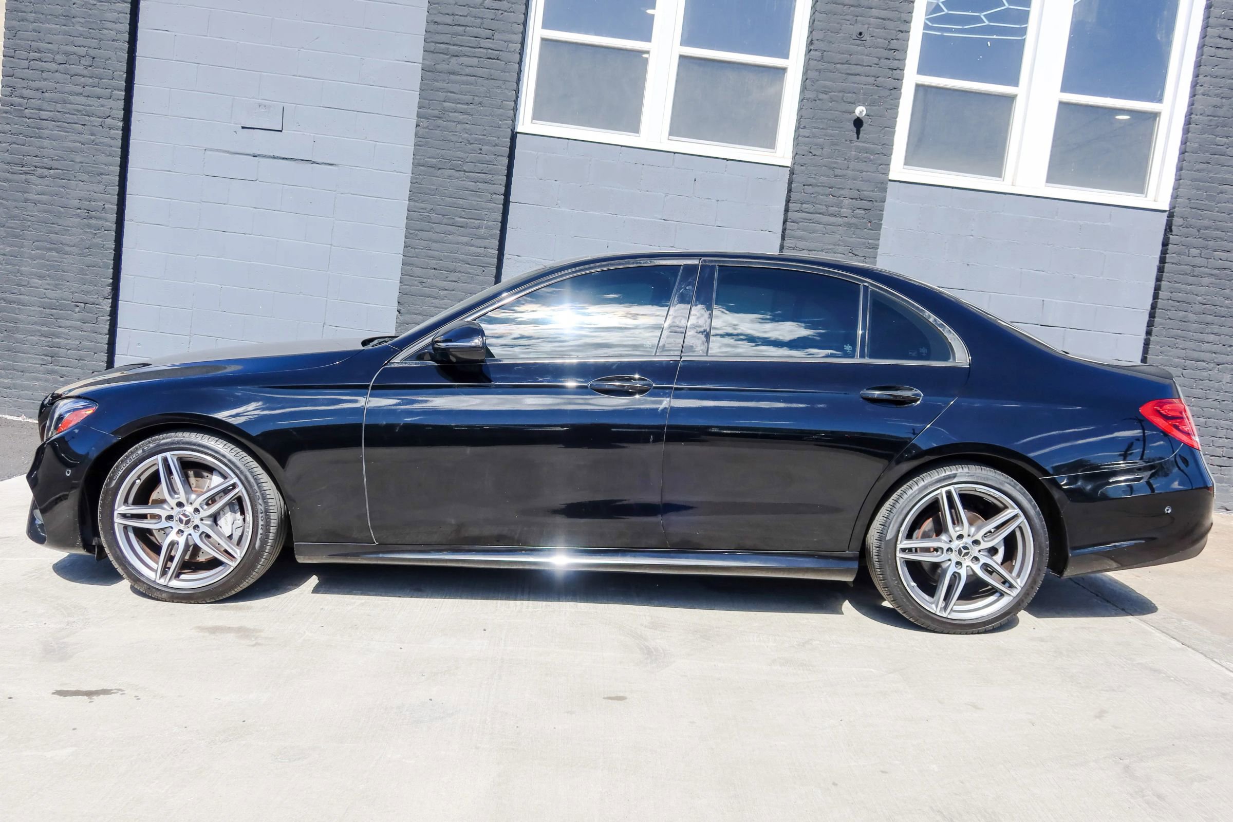 Used 2020 Mercedes-Benz E 350 4MATIC Sedan image 3