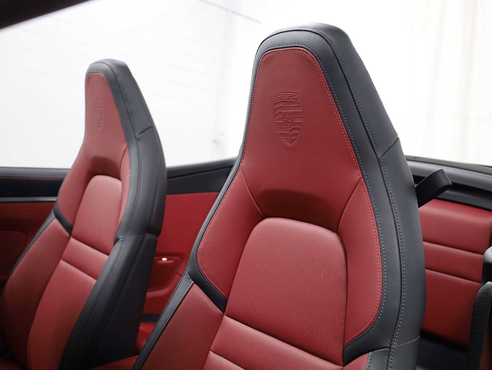 Certified 2025 Porsche 911 Carrera RWD image 19