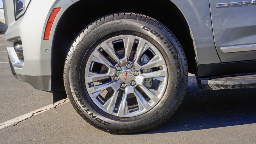 New 2026 GMC Yukon XL Denali w/ Advanced Technology Package image 9